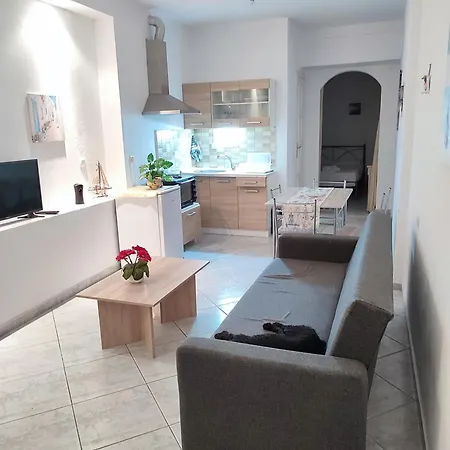 Apartment Nikiforos Neos Marmaras